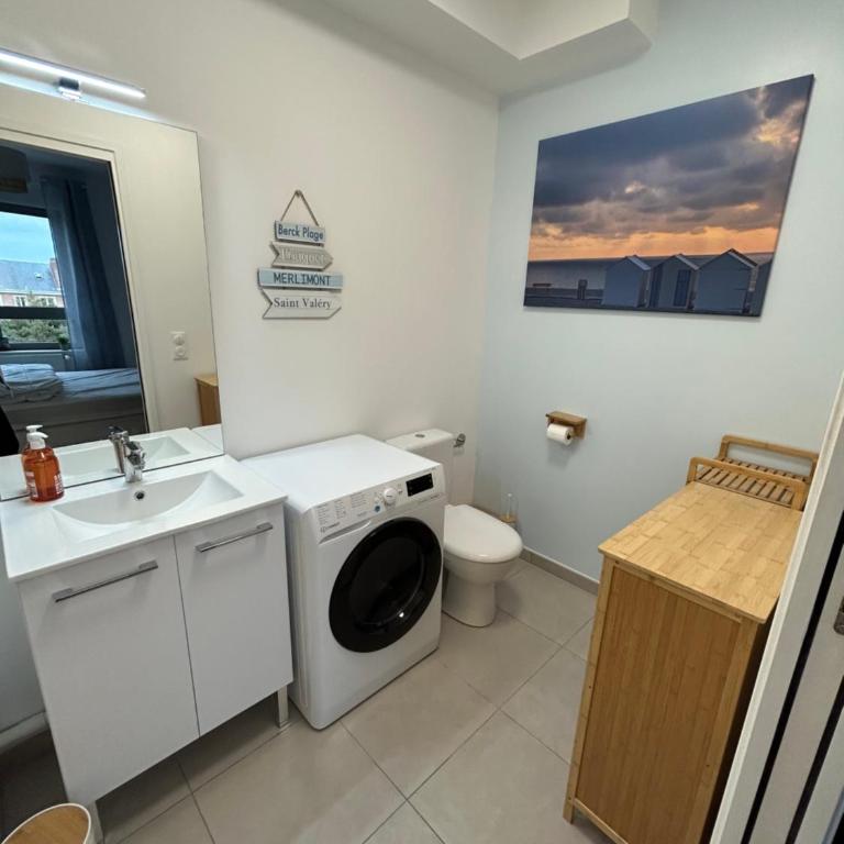 Les Terrasses du Phare, vue mer et accès direct plage, garage, accès PMR - Apartment mit Meerblick - 22