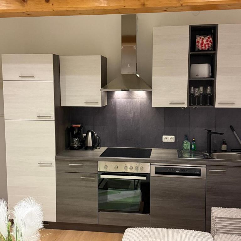 Sunside Apartments - Apartment - 11
