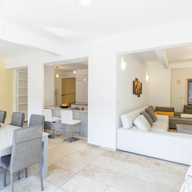 VILLA MARIE -Pool - Garden-Close To Beach -Parking - Villa avec Piscine Privée - 21