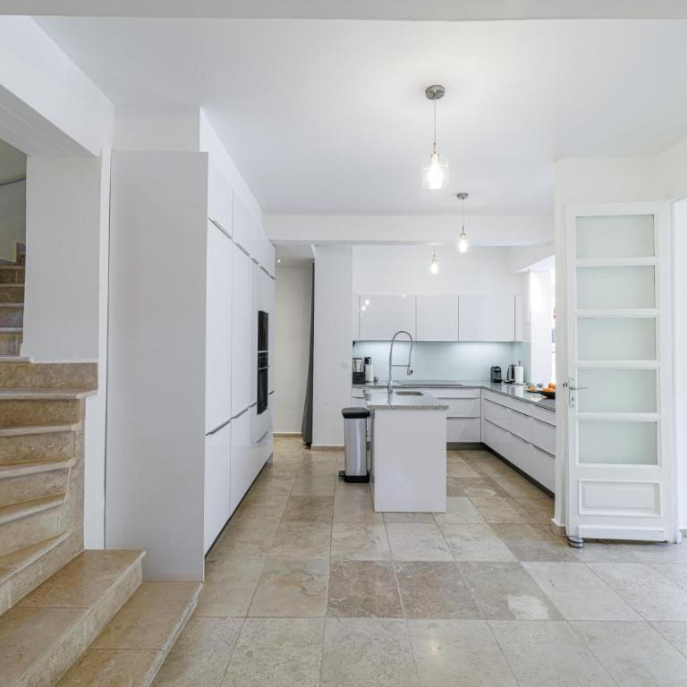 VILLA MARIE -Pool - Garden-Close To Beach -Parking - Villa avec Piscine Privée - 30