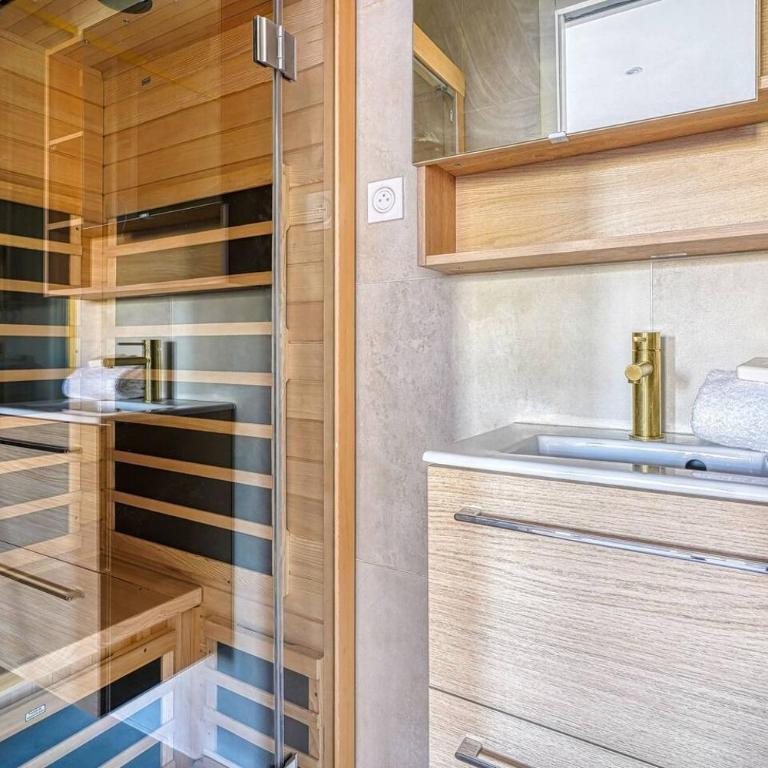 Bright apartment 2 bedrooms & air conditioning Paris 17 - Appartement 2 Chambres - 2