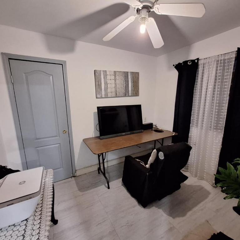 TJ Chillspot - One-Bedroom Apartment - 15