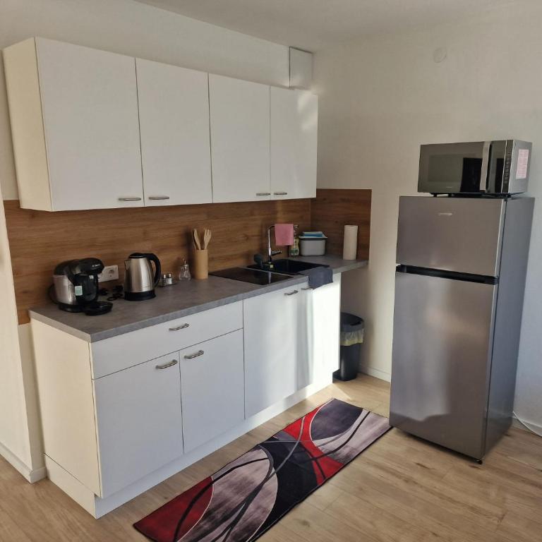 40 m2 Appartement Nürnberg Ost mit Balkon 8 Min by car to Expo Modern Stay Highspeed WLAN Quiet and Green - Apartment mit 1 Schlafzimmer - 2