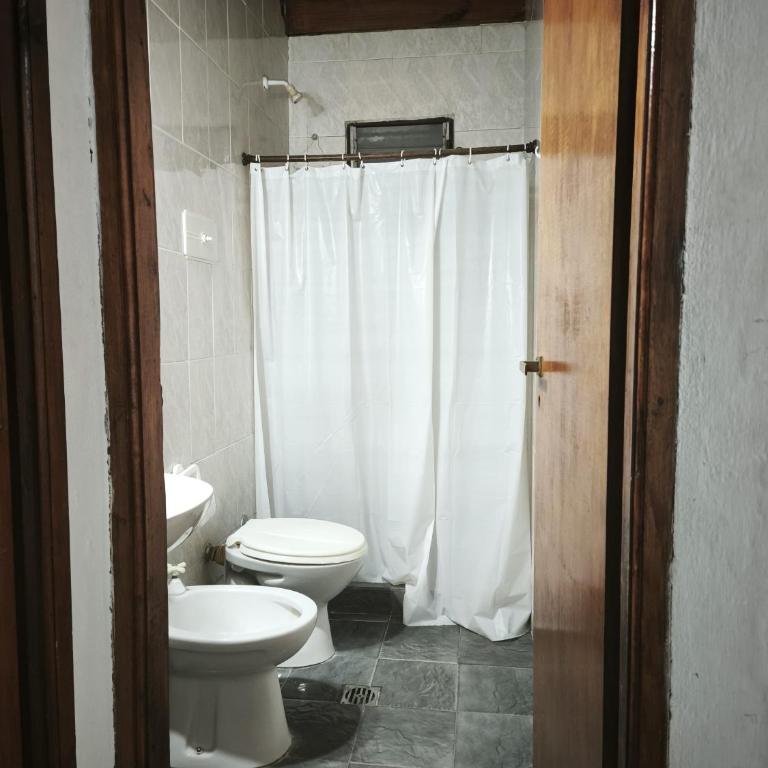 Hostería Michel - Triple Room with Private Bathroom - 3