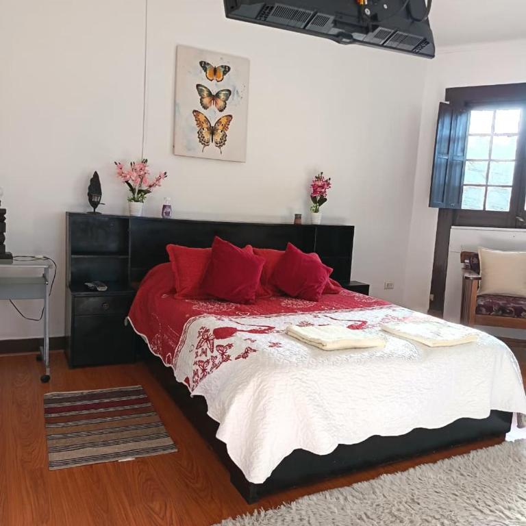 Hostal Cotroneo - Triple Room with City View - 9