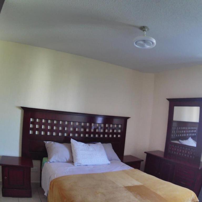 dLeon - One-Bedroom Apartment - 54