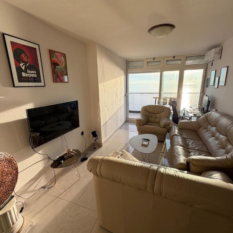 50 Shades of Blue - Two-Bedroom Apartment - 5