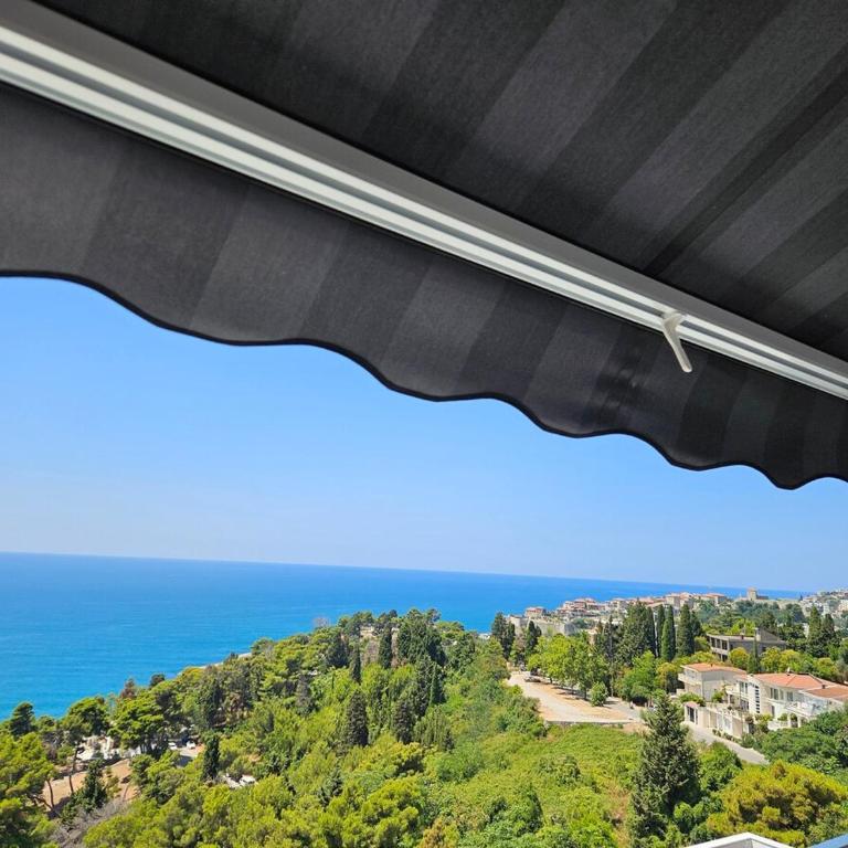 50 Shades of Blue - Two-Bedroom Apartment - 10