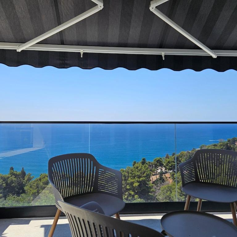 50 Shades of Blue - Two-Bedroom Apartment - 12
