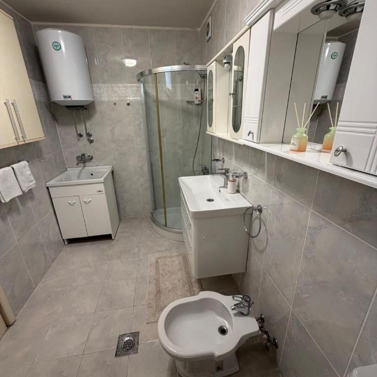 50 Shades of Blue - Two-Bedroom Apartment - 23