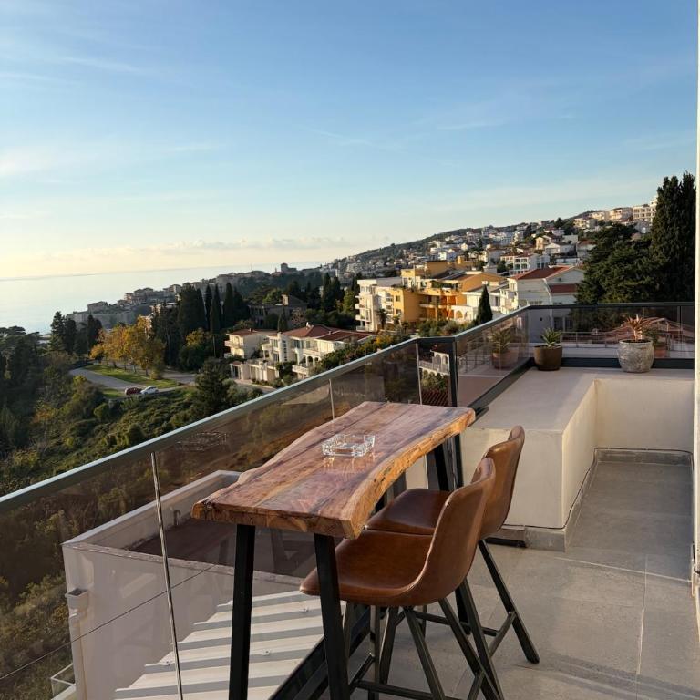 50 Shades of Blue - Two-Bedroom Apartment - 32