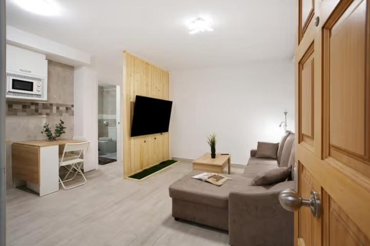 Blessed holidays in a new and equipped apartment, Wi-Fi - Two-Bedroom Apartment - 10