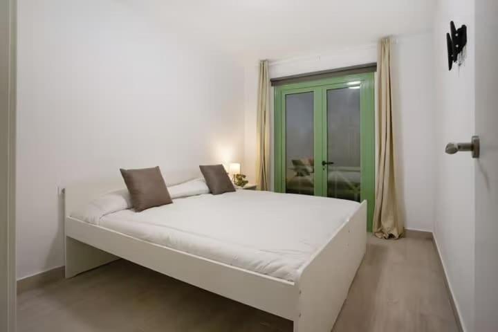 Blessed holidays in a new and equipped apartment, Wi-Fi - Two-Bedroom Apartment - 15