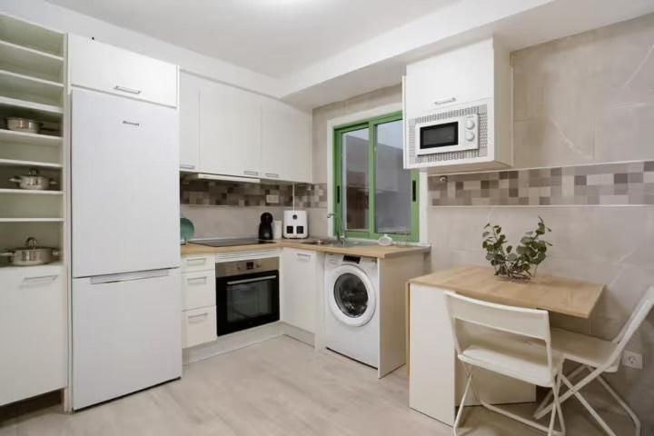 Blessed holidays in a new and equipped apartment, Wi-Fi - Two-Bedroom Apartment - 25