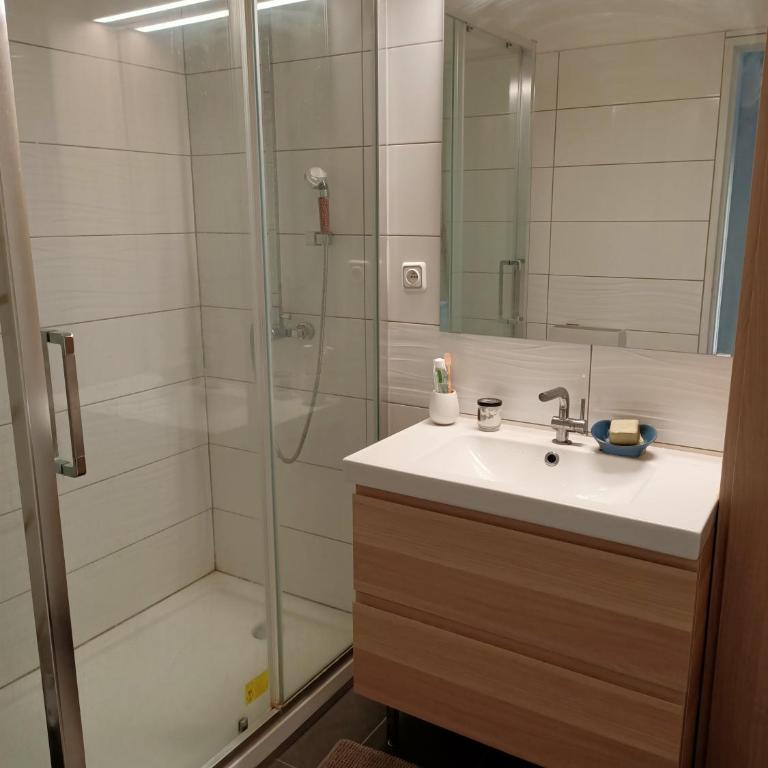 Vue panoramique dernier étage sans vis à vis - Apartment mit 1 Schlafzimmer - 14