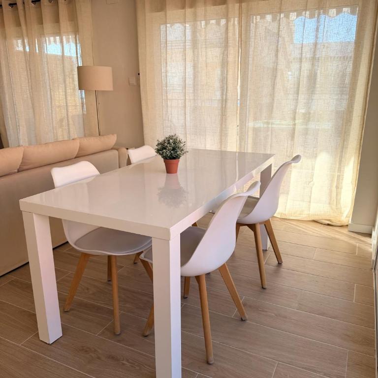 Apartamento con terraza y parking en primera línea - Apartamento de 3 dormitorios - 18