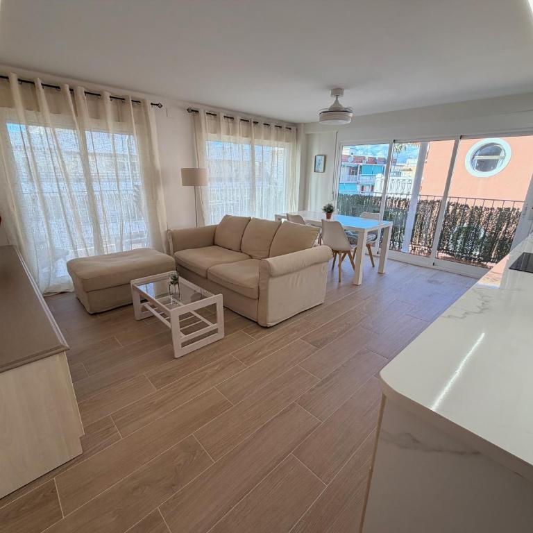 Apartamento con terraza y parking en primera línea - Apartamento de 3 dormitorios - 2