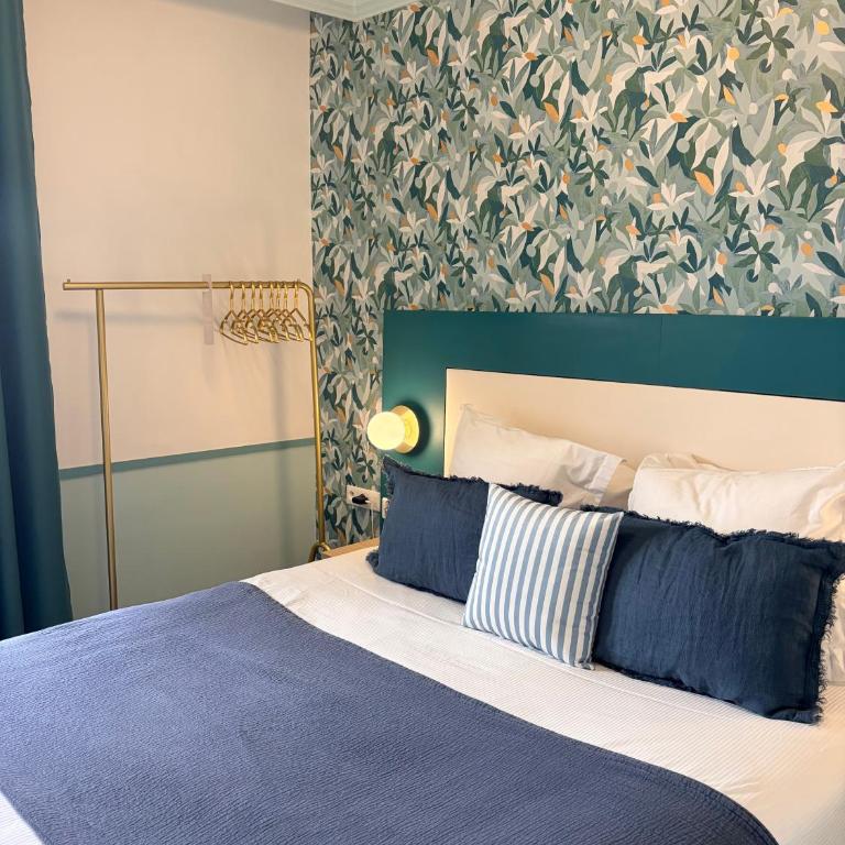 Hôtel De Londres - Chambre Supérieure - Côté Ville - 3