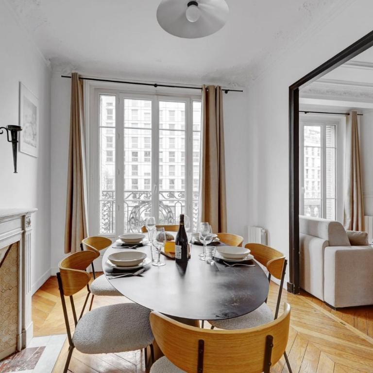 TBS 318 - Superb apartment with Eiffel Tower view - Appartement 2 Chambres - 3