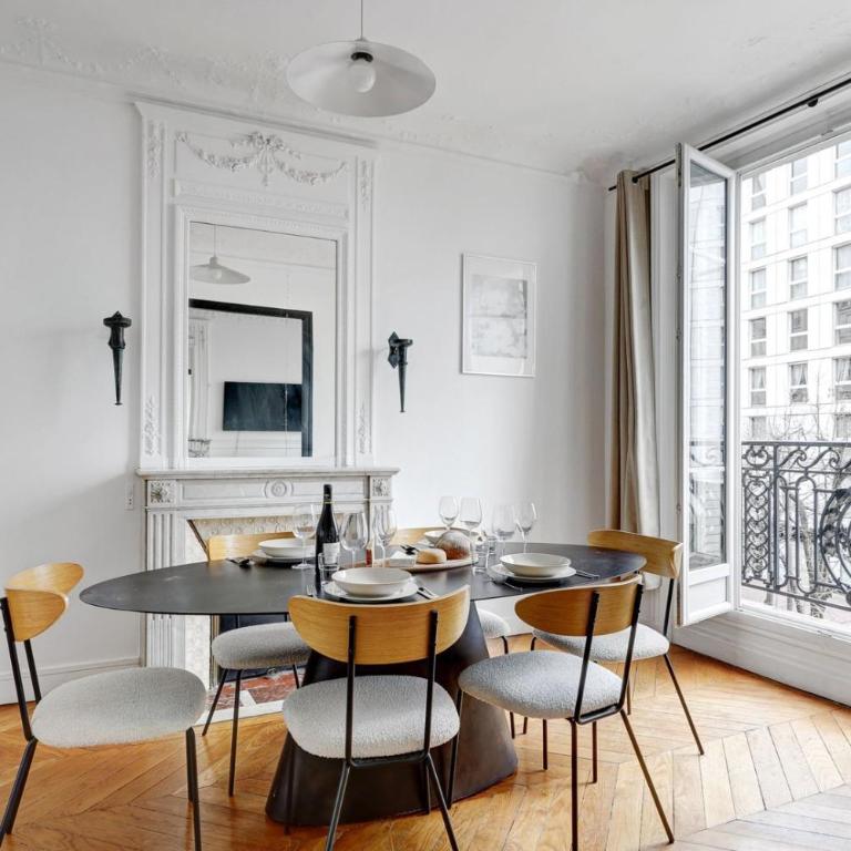 TBS 318 - Superb apartment with Eiffel Tower view - Appartement 2 Chambres - 4