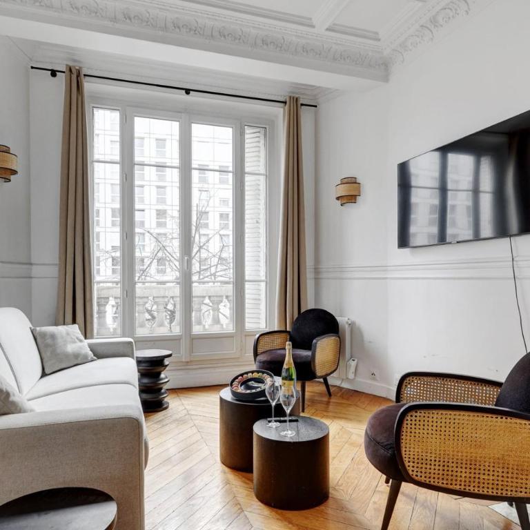 TBS 318 - Superb apartment with Eiffel Tower view - Appartement 2 Chambres - 2