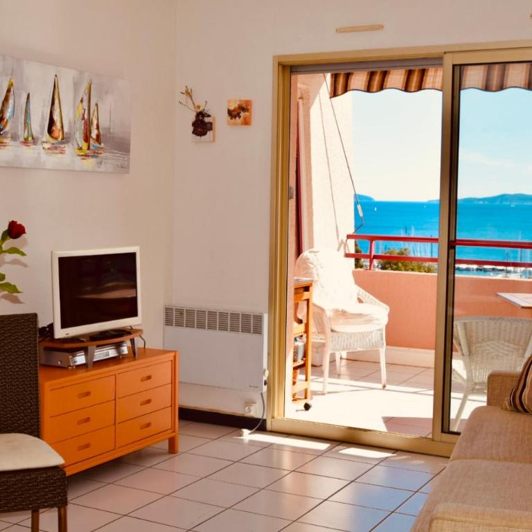 Grand studio 28m2 terrasse vue mer 180 - Plein Sud - Piscine - clim - Parking - Appartement 1 Chambre de Luxe - Vue sur Port - 16
