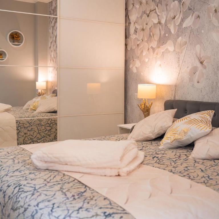 Casa Yuliya 11 - Double Room with Private Bathroom - 8