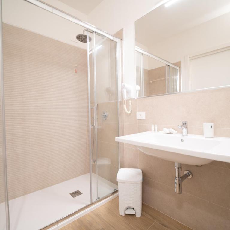 Ardenne Guest House - Double Room with Private Bathroom - 11