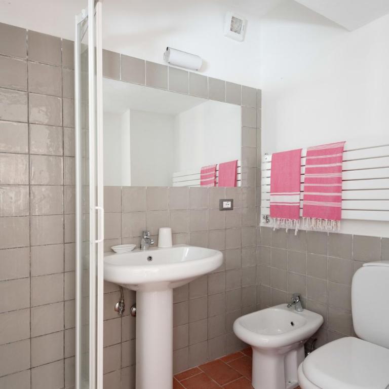 "Ulivi House" inside Le Agavi Private Park, shared Pool, Tennis, 2 AC BDR, 2BTH, parking next home and private garage in Lerici! Cooking Lesson and Wine Tasting - Casa con 2 Camere da Letto - 28