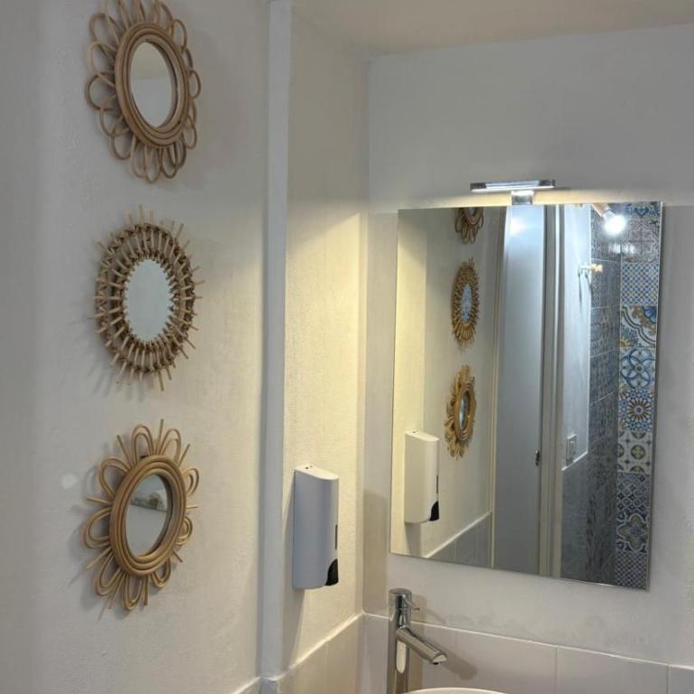 Maison du Centre - One-Bedroom Apartment - 16