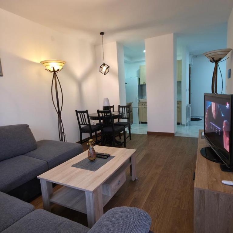 Apartman LU - Two-Bedroom Apartment - 18