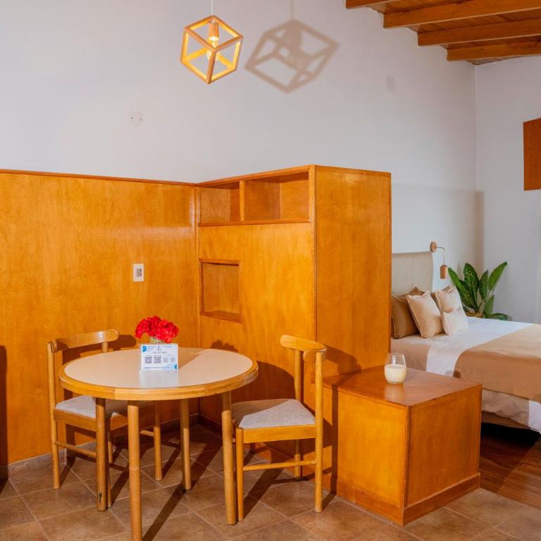 Hotel Bahía - Suite Superior con cama extragrande - 1