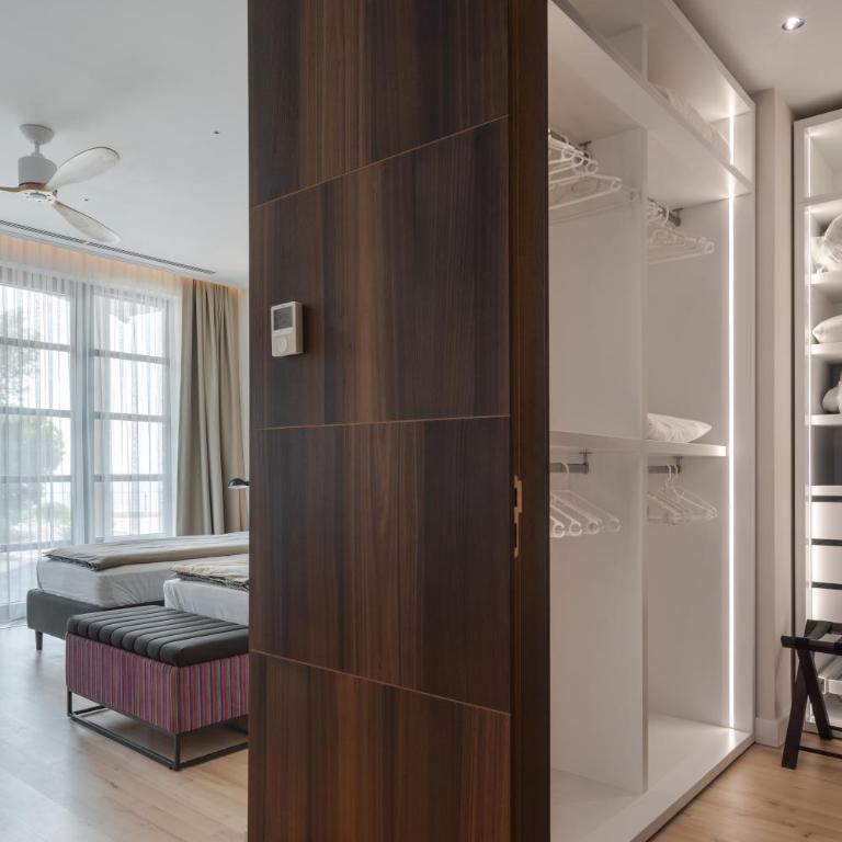 CONTiNUUM - Two-Bedroom Apartment with Terrace and Sea View - 10