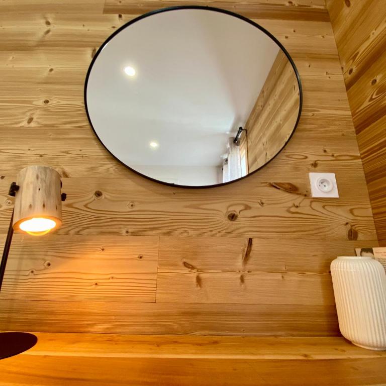 Alpe d Huez Houses - Les Castors - Magniifique nid pour 4 à 6 personnes - Appartement 2 Chambres Deluxe avec Balcon - 24