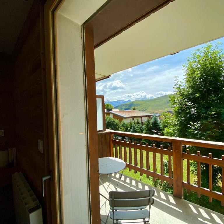 Alpe d Huez Houses - Les Castors - Magniifique nid pour 4 à 6 personnes - Appartement 2 Chambres Deluxe avec Balcon - 33