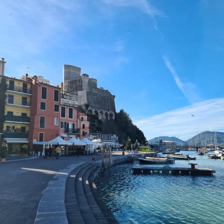 "Pini House", Private Park, shared Pool, Tennis with rackets, AC, Parking next home, additional Parking in Lerici, Cooking Lesson and Wine Tasting - Casa con 2 Camere da Letto - 53