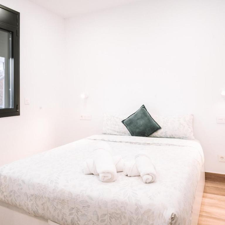 Terrace Jacuzzi Retreat - Maisonette - 20