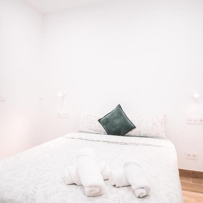 Terrace Jacuzzi Retreat - Maisonette - 30