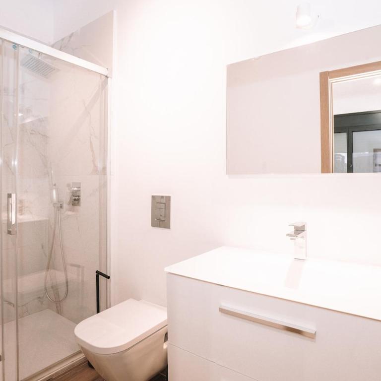 Terrace Jacuzzi Retreat - Maisonette - 32