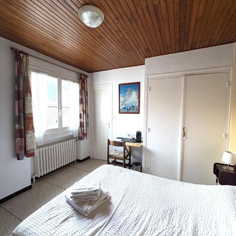 Les Loges du Vercors - Chambre Double avec Salle de Bains Commune - 1