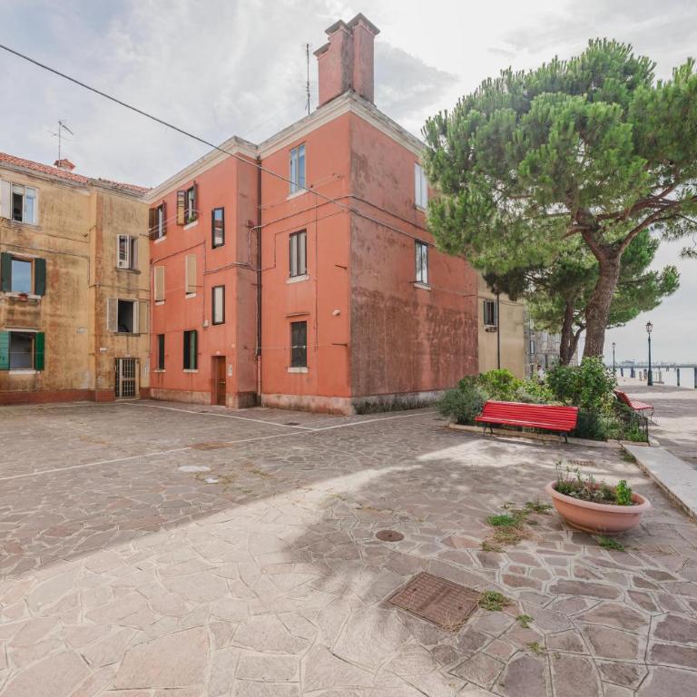 Lagoon View - 12 min to the Train Station - One-Bedroom Apartment - 12