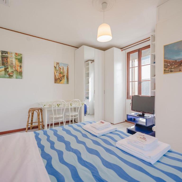 Lagoon View - 12 min to the Train Station - One-Bedroom Apartment - 4