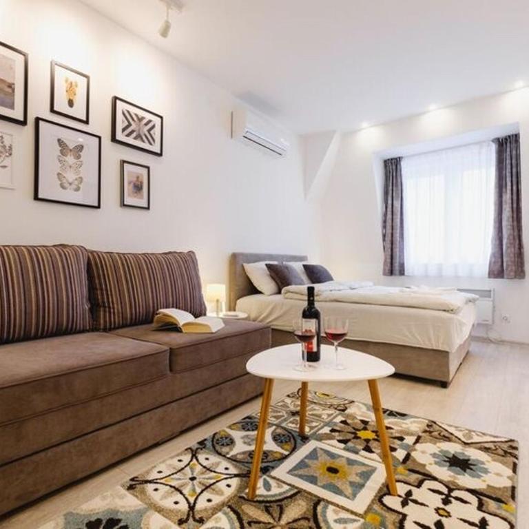Apartment Hana Lux-Cozy Studio, Easy Parking, Near Danube - Apartment - 1