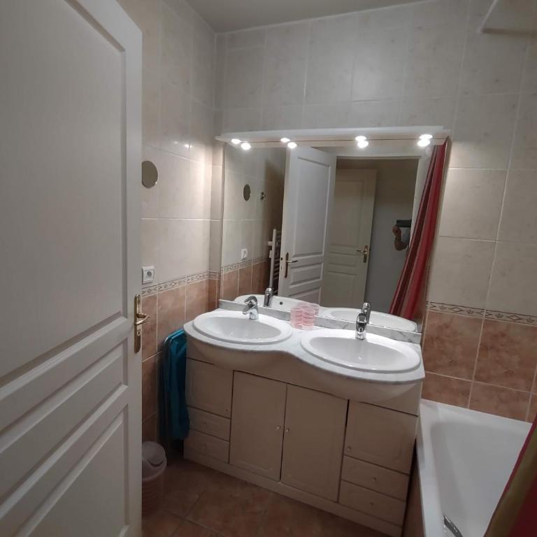 la Desirade - Appartement 3 Chambres avec Piscine Privée - 22