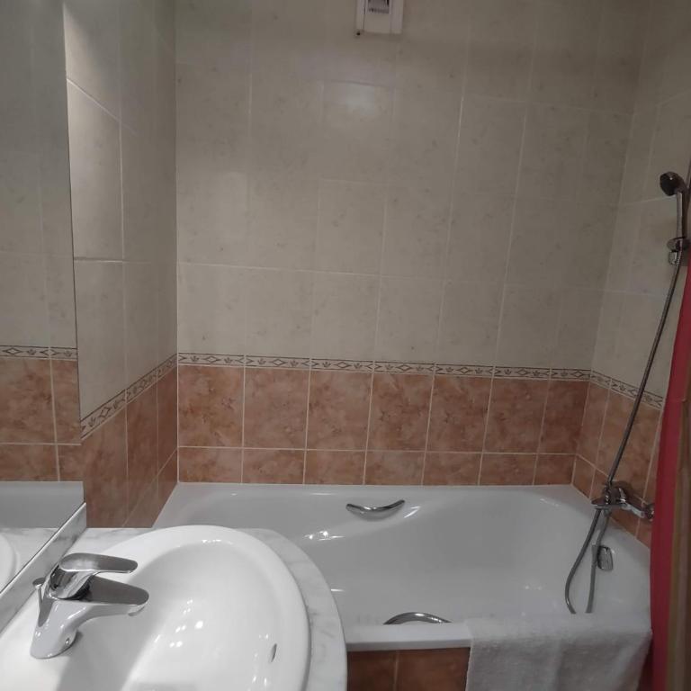 la Desirade - Appartement 3 Chambres avec Piscine Privée - 24