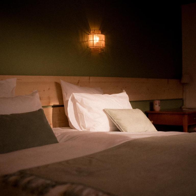 La Ferme du Veyre - Chambre Quadruple avec Salle de Bains Privative - 3