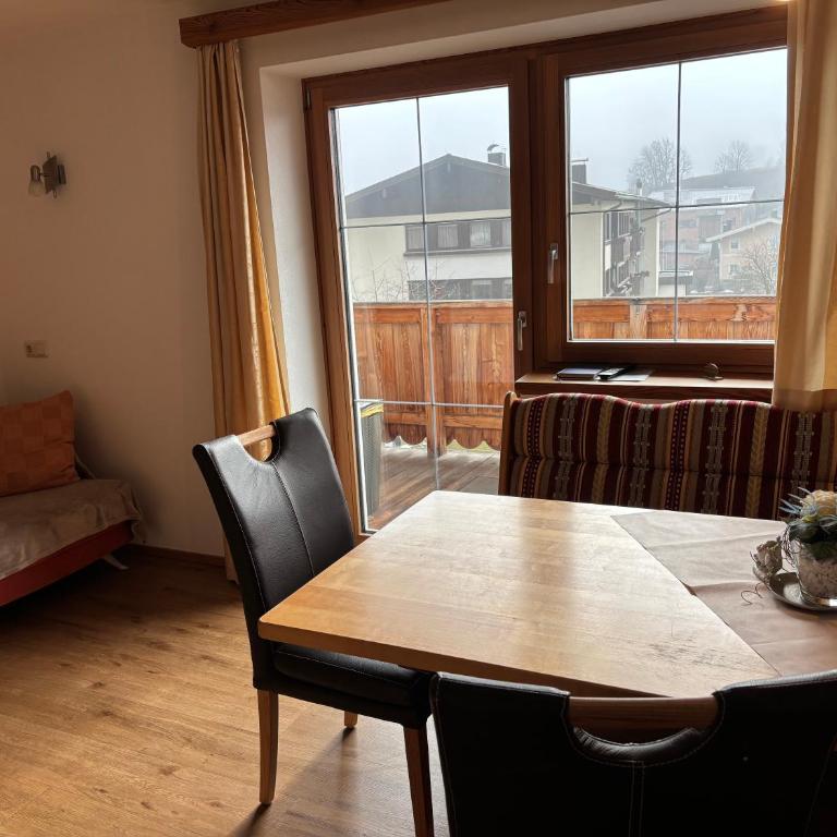 Ferienwohnung Mayrhofer - Apartment mit 3 Schlafzimmern und Balkon - 15