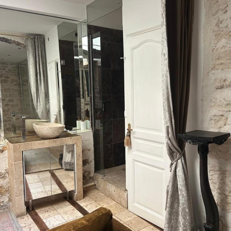 ATELIER D artiste sur L Ile Saint Louis - Appartement 2 Chambres - 23