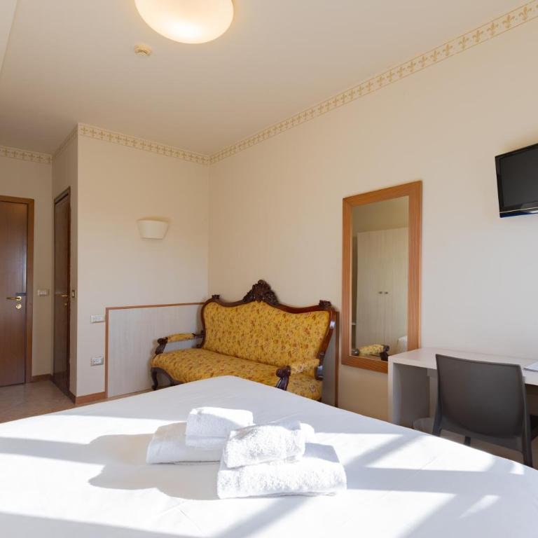 Villa La Stella - Camera Matrimoniale/Doppia con Letti Singoli con Vista Città - 9