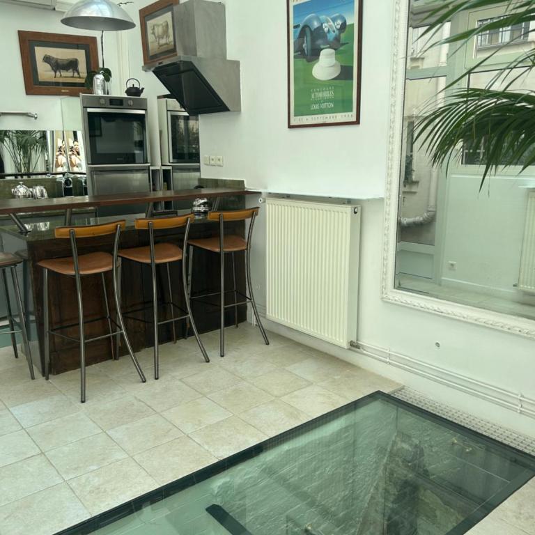 ATELIER D artiste sur L Ile Saint Louis - Appartement 2 Chambres - 18